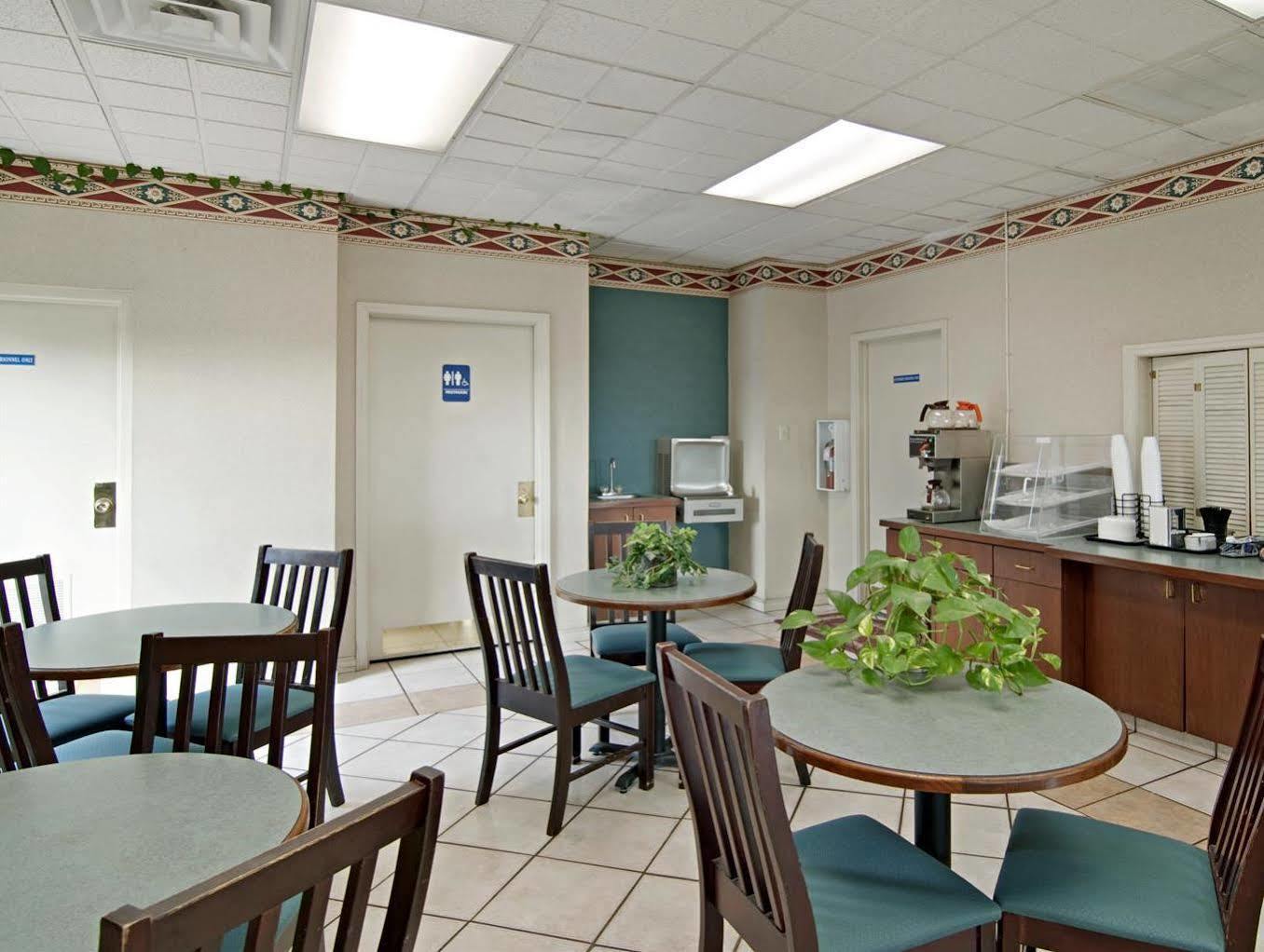 America'S Best Value Inn & Suites - Memphis/Graceland Экстерьер фото